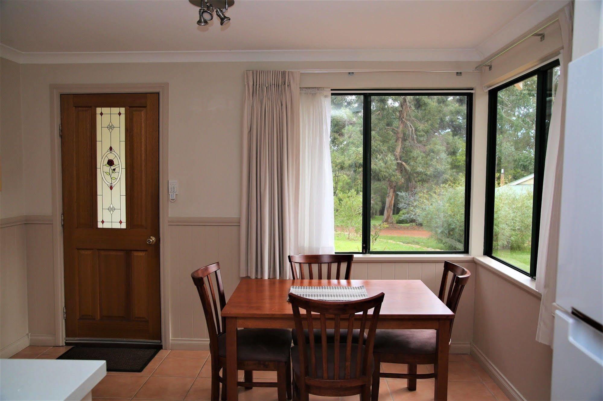 Bushy Lake Chalets Margaret River Exterior photo