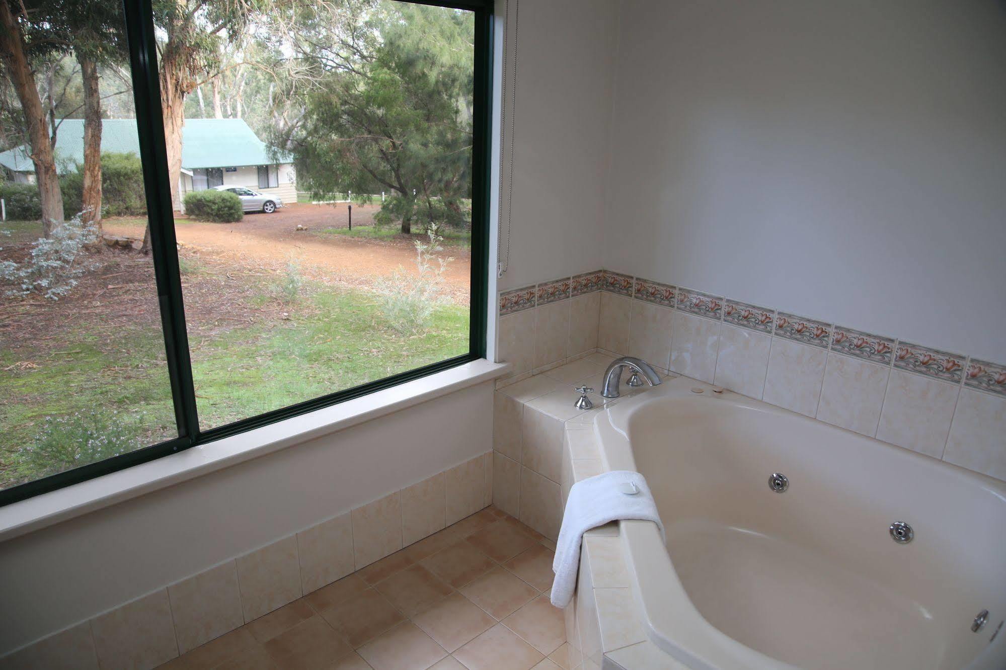 Bushy Lake Chalets Margaret River Exterior photo